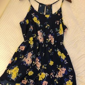 City Streets (JCPenney) floral romper - Sz L.